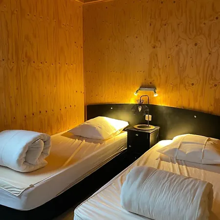 19 Bulle Der Jusque 8 Personnes Vue Du Der *